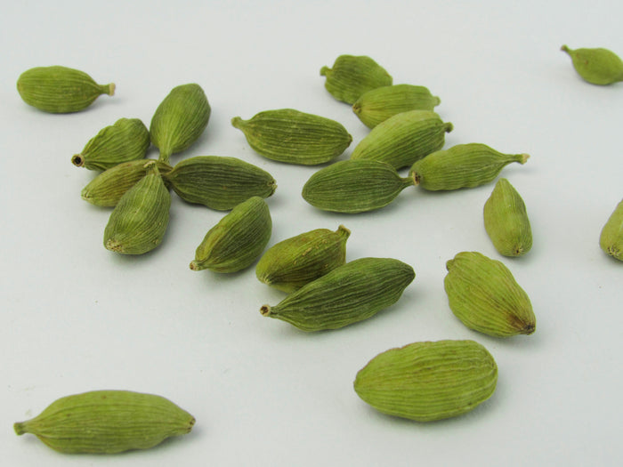 The Top 10 Benefits of Cardamom